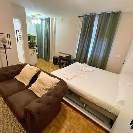 Le Sequoia D'ana Apartment *